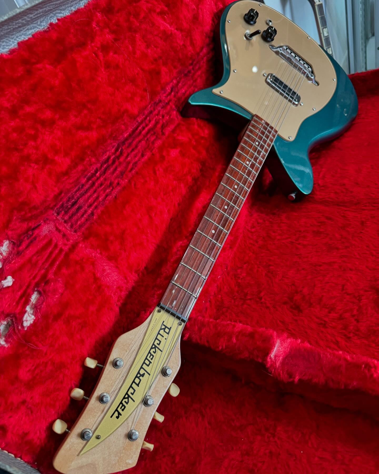 1962 Rickenbacker 1000 Combo Turquoise 2 Whole at Redwoods Vintage Guitars St. Pete Florida 1962 Rickenbacker 1000 Combo Turquoise 2 Whole at Redwoods Vintage Guitars St. Pete Florida