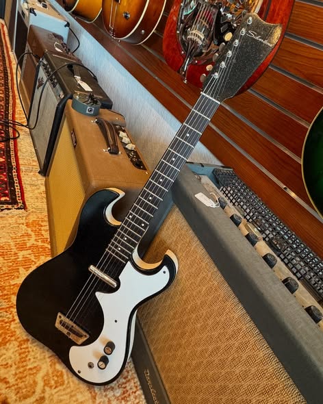 1960’s Silvertone Lipstick Tube at Redwoods Vintage Guitars St Pete Florida