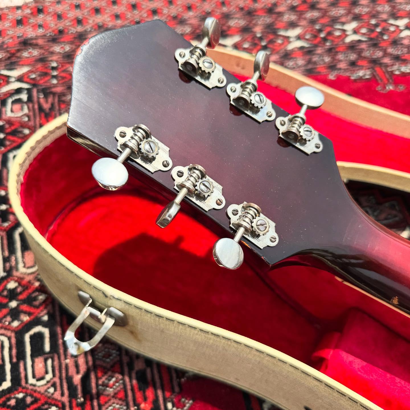 1960’s Silvertone 1494 at Redwoods Vintage Guitars St Pete Florida Headstock 1960’s Silvertone 1494 at Redwoods Vintage Guitars St Pete Florida Headstock
