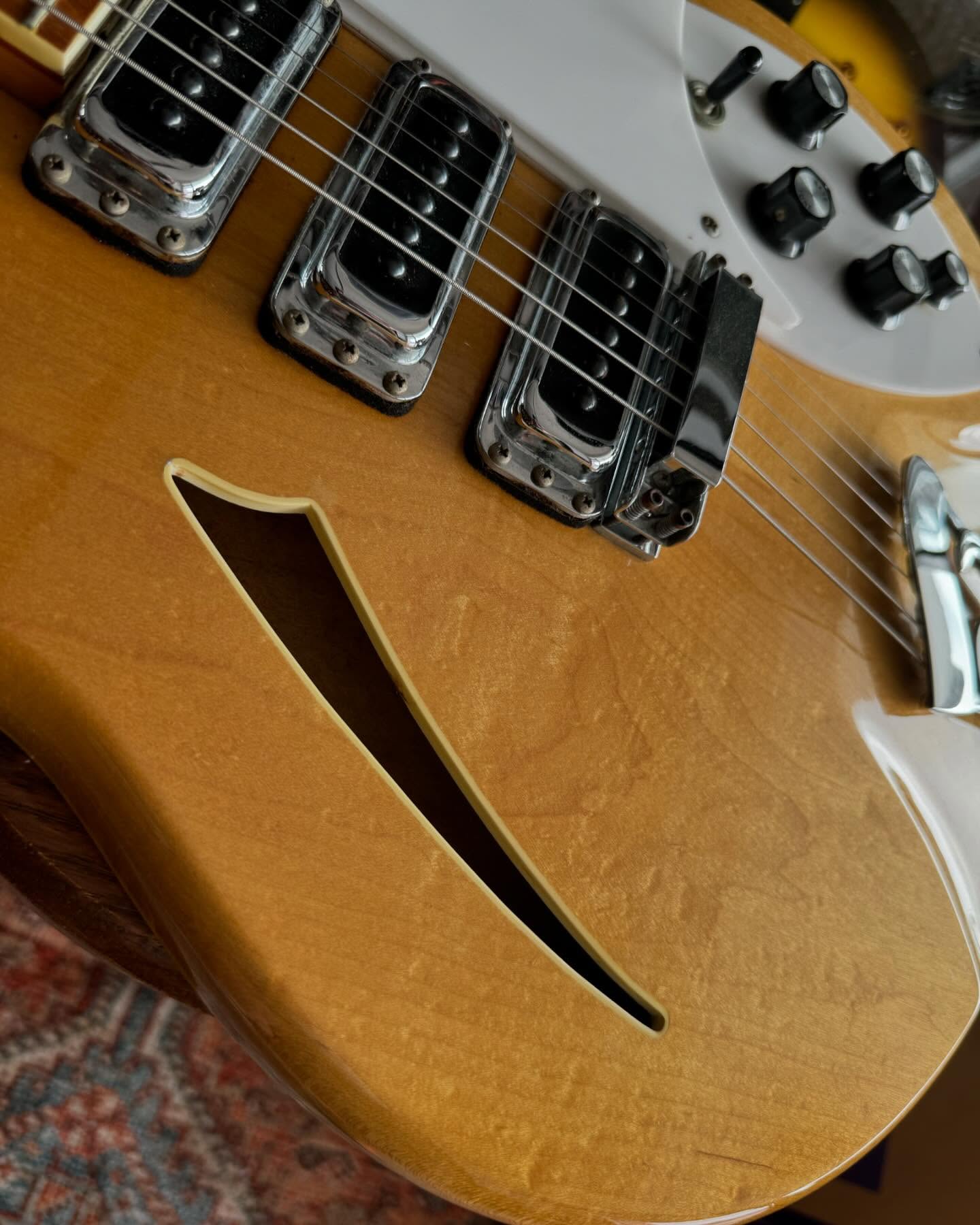 1986 Rickenbacker 370 at Redwoods Vintage Guitars St. Pete Florida Body