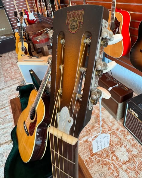 1990’s DOBRO Headstock 1990’s DOBRO Headstock
