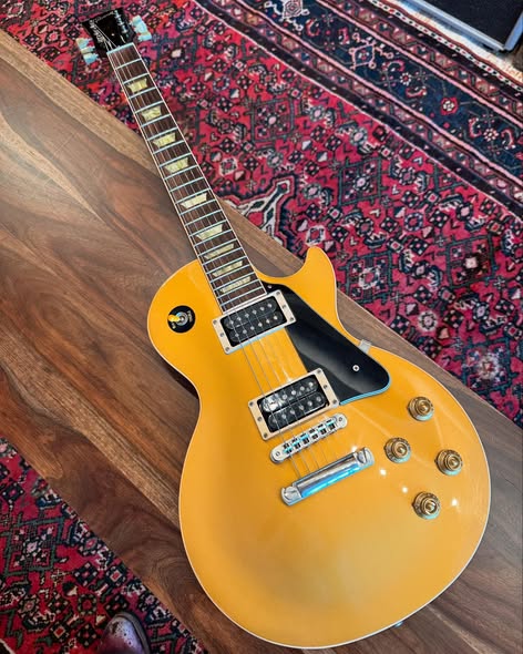 2005 Gibson Les Paul Classic Gold Top at Redwoods Vintage Guitars St Pete Florida