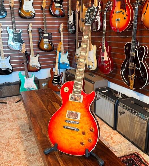 2013 Les Paul Quilt Top at Redwoods Vintage Guitars St Pete Florida 2013 Les Paul Quilt Top at Redwoods Vintage Guitars St Pete Florida
