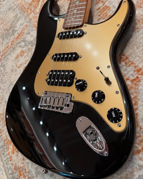 Fender 2005 American Deluxe Fat Strat at Redwoods Vintage Guitars St Pete Florida Body