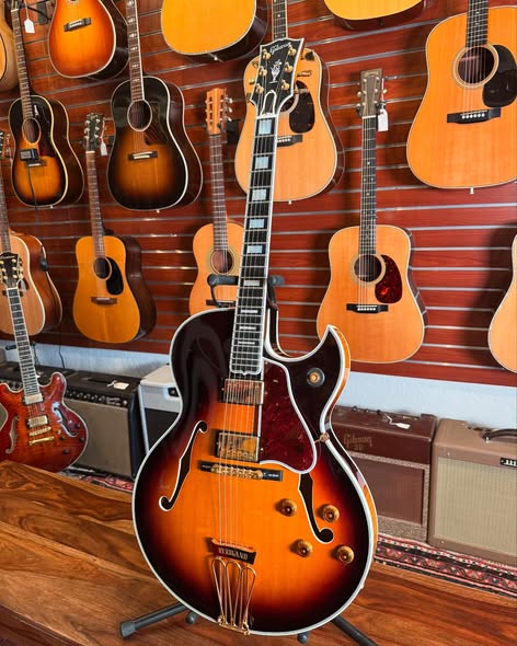 Gibson Custom Byrdland with Florentine Cutaway at Redwoods Vintage Guitars St Pete Florida
