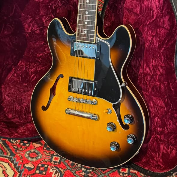 Gibson Custom Shop ES-339 Vintage Tobacco Sunburst at Redwoods Vintage Guitars St Pete Florida Gibson Custom Shop ES-339 Vintage Tobacco Sunburst at Redwoods Vintage Guitars St Pete Florida