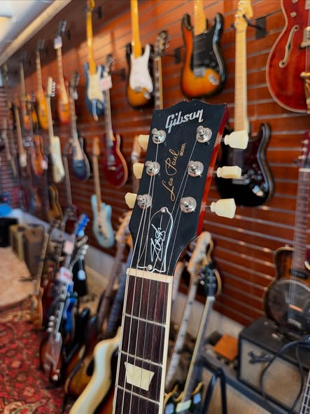 Gibson LesPaul Slash Vermillion at redwoods Vintage Guitars St Pete Florida