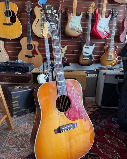 Gibson Original Hummingbird