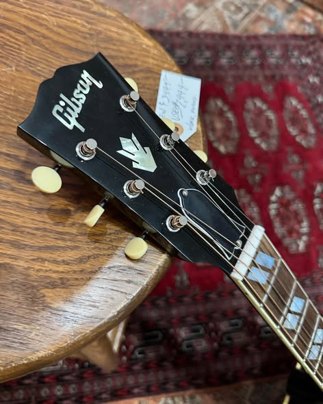 Gibson Southern Jumbo at Redwoods vintage Guitars St Pete Florida Headstock