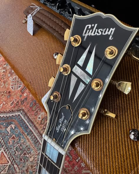 “Good Wood” Era 2001 Les Paul Custom at Redwoods Vintage Guitars St Pete Florida Headstock “Good Wood” Era 2001 Les Paul Custom at Redwoods Vintage Guitars St Pete Florida Headstock