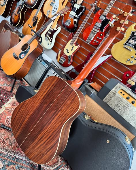 Handmade in Canada Solid Wood Seagull Maritime at Redwoods Vintage Guitars St Pete Florida Handmade in Canada Solid Wood Seagull Maritime at Redwoods Vintage Guitars St Pete Florida