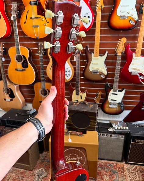 Les Paul Premium Plus in Cherry Burst AAA Flame Top at Redwoods Vintage Guitars Neck Les Paul Premium Plus in Cherry Burst AAA Flame Top at Redwoods Vintage Guitars Neck