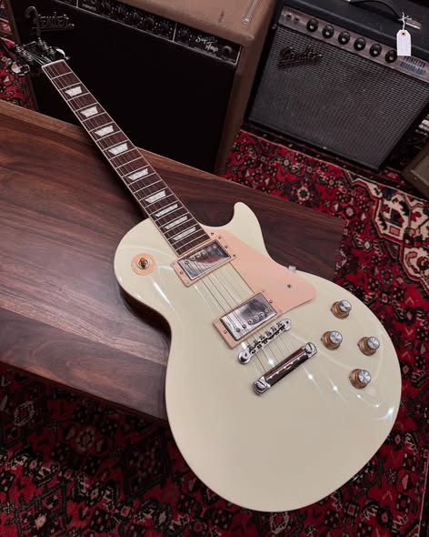 Limited Edition White Top Les Paul at Redwoods Vintage Guitars St Pete Florida