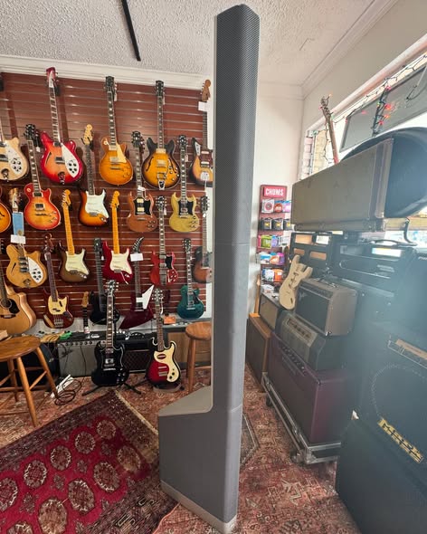 MAUIP90 Porsche Design PA & HiFi at Redwoods Vintage Guitars St Pete Florida Side