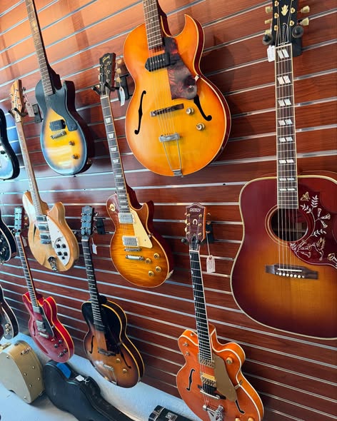 New Shop Layout at Redwoods Vintage Guitars! 2
