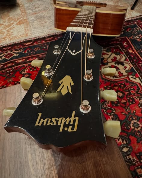SJ100 Gibson Bubinga Headstock