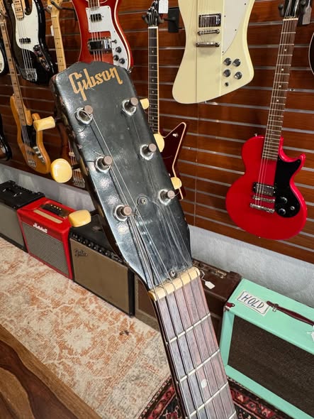 1968 Gibson 3-4 SG Melody Maker at Redwoods Vintage Guitars St Pete Florida Headstock 1968 Gibson 3-4 SG Melody Maker at Redwoods Vintage Guitars St Pete Florida