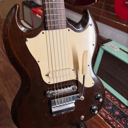 1968 Gibson 3-4 SG Melody Maker at Redwoods Vintage Guitars St Pete Florida
