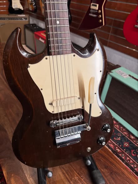 1968 Gibson 3-4 SG Melody Maker at Redwoods Vintage Guitars St Pete Florida