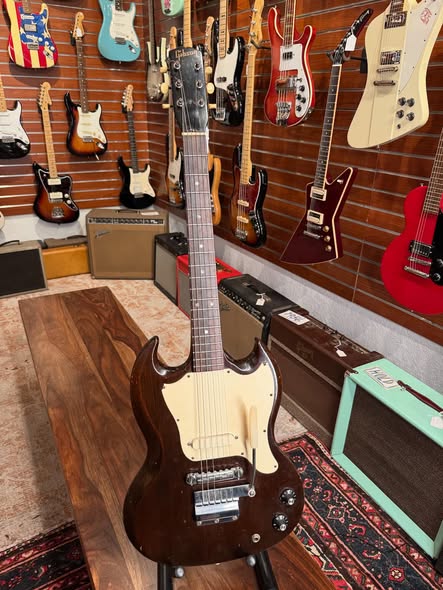 1968 Gibson 3-4 SG Melody Maker at Redwoods Vintage Guitars St Pete Florida 1968 Gibson 3-4 SG Melody Maker at Redwoods Vintage Guitars St Pete Florida