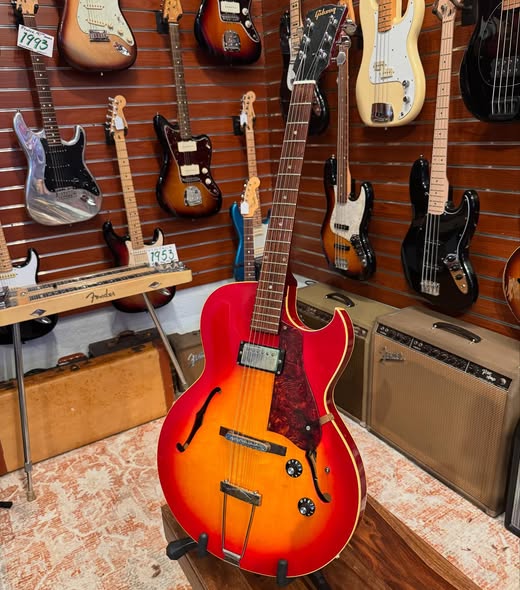 1969 ES125 C at Redwoods Vintage Guitars St Pete Florida