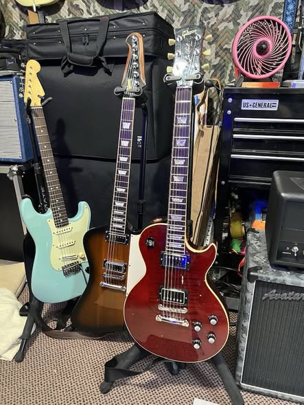 1972 Gibson Les Paul Deluxe at Redwoods Vintage Guitars St Pete Florida
