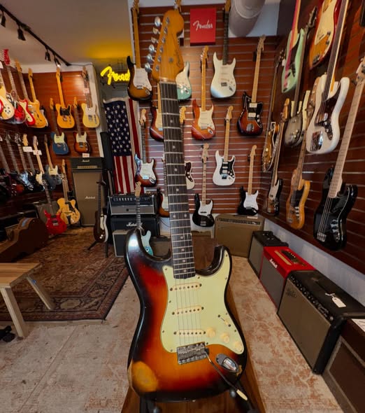 Fender 1961 Stratocaster PreCB at Redwoods Vintage Guitars St Pete Florida Fender 1961 Stratocaster PreCB at Redwoods Vintage Guitars St Pete Florida