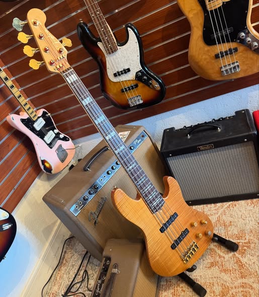 Fender American Deluxe 5 String Jazz Bass Flame Maple Top