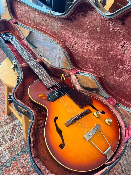 Gibson 3-4 ES140 at Redwoods Vintage Guitars St Pete Florida