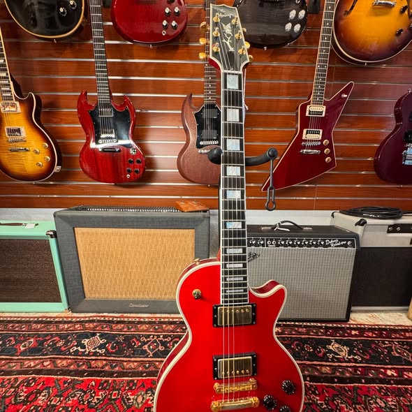 Heritage Kite Headstock Les Paul Style at Redwoods Vintage Guitars St Pete Florida Heritage Kite Headstock Les Paul Style at Redwoods Vintage Guitars St Pete Florida