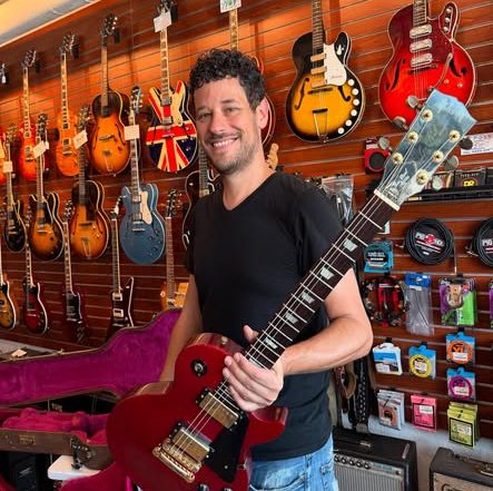 Jason Hobert with a Gibson Les Paul at Redwoods Vintage Guitars St Pete Florida