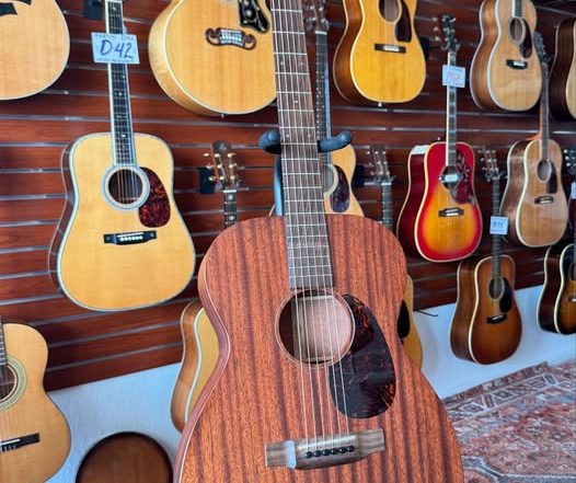 Martin 00-15 Mahogany at Redwoods Vintage Guitars St Pete Florida