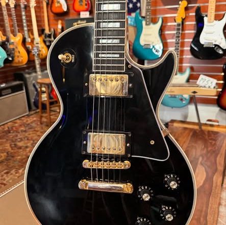 Reissue 1968 Gibson Custom Shop Black Beauty at Redwoods vintage Guitars St Pete Florida