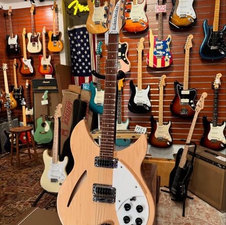 Rickenbacker 330 MapleGlo (2) at Redwoods Vintage Guitars St Pete Florida