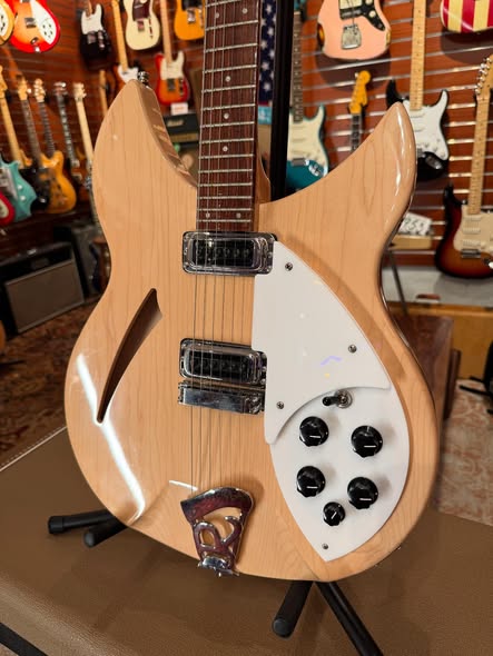 Rickenbacker 330 MapleGlo (2) at Redwoods Vintage Guitars St Pete Florida