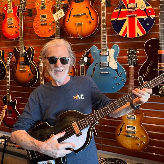 Steve Connelly and a Hofner Bass at Redwoods Vintage Guitars St Pete Florida Steve Connelly and a Hofner Bass at Redwoods Vintage Guitars St Pete Florida