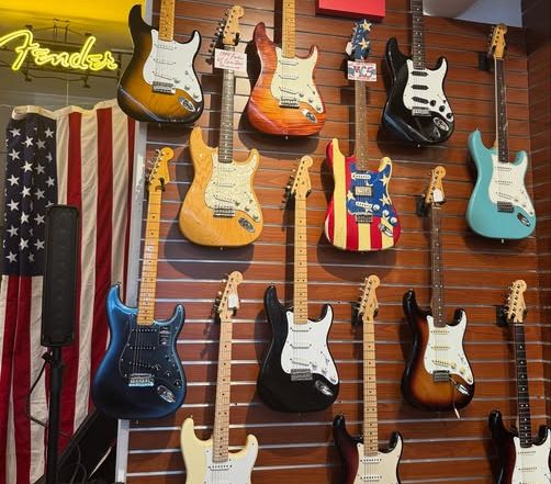 Straturday at Redwoods Guitars