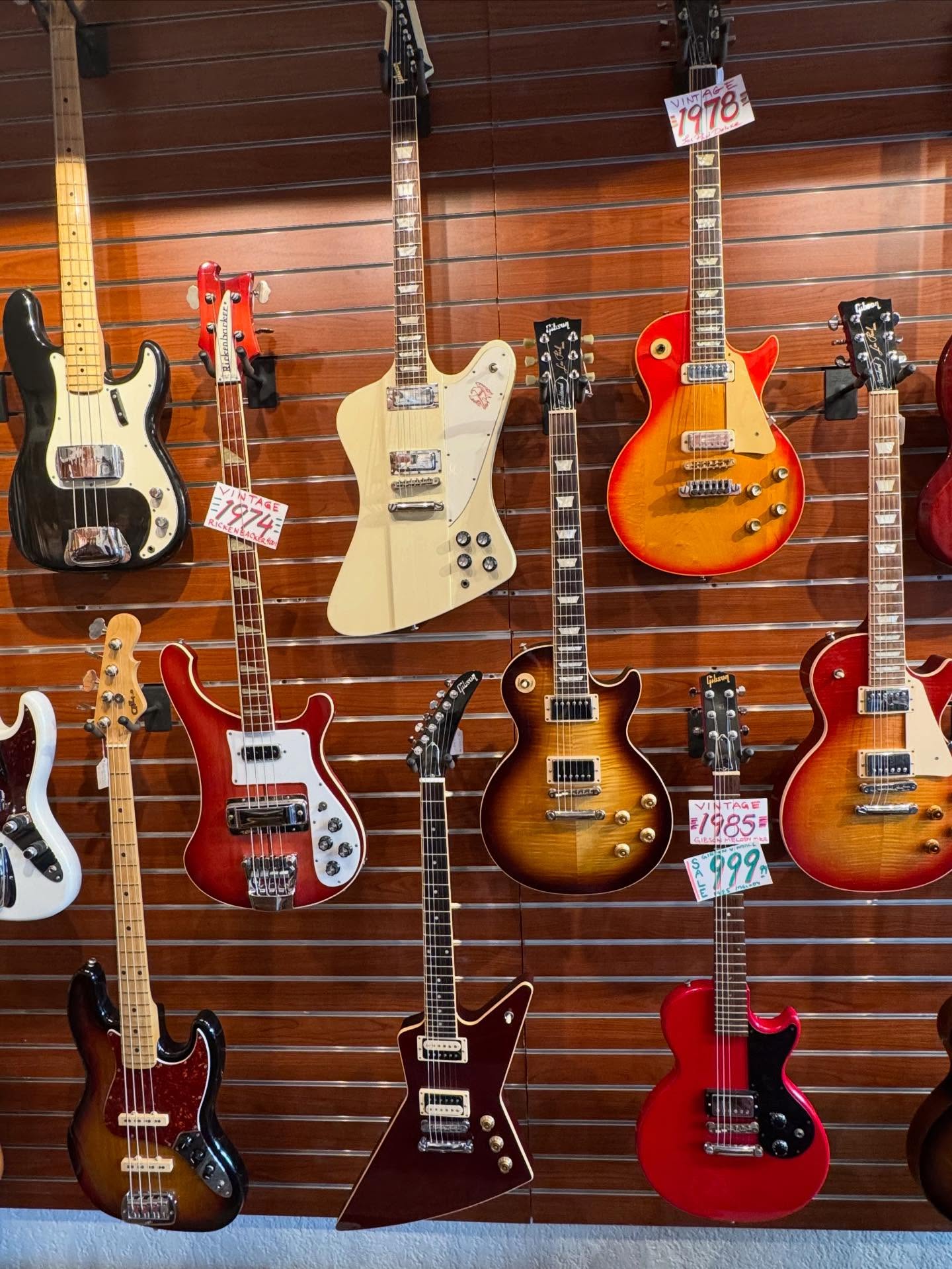 Vintage and Used USA Guitars at Redwoods Vintage Guitars 3 Vintage and Used USA Guitars at Redwoods Vintage Guitars