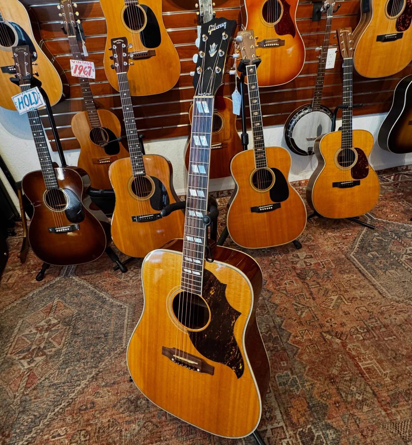 Sheryl Crow Signed Signature model #GibsonCountryWestern Acoustic Custom Shop reissue! Sheryl Crow Signed Signature model #GibsonCountryWestern Acoustic Custom Shop reissue!