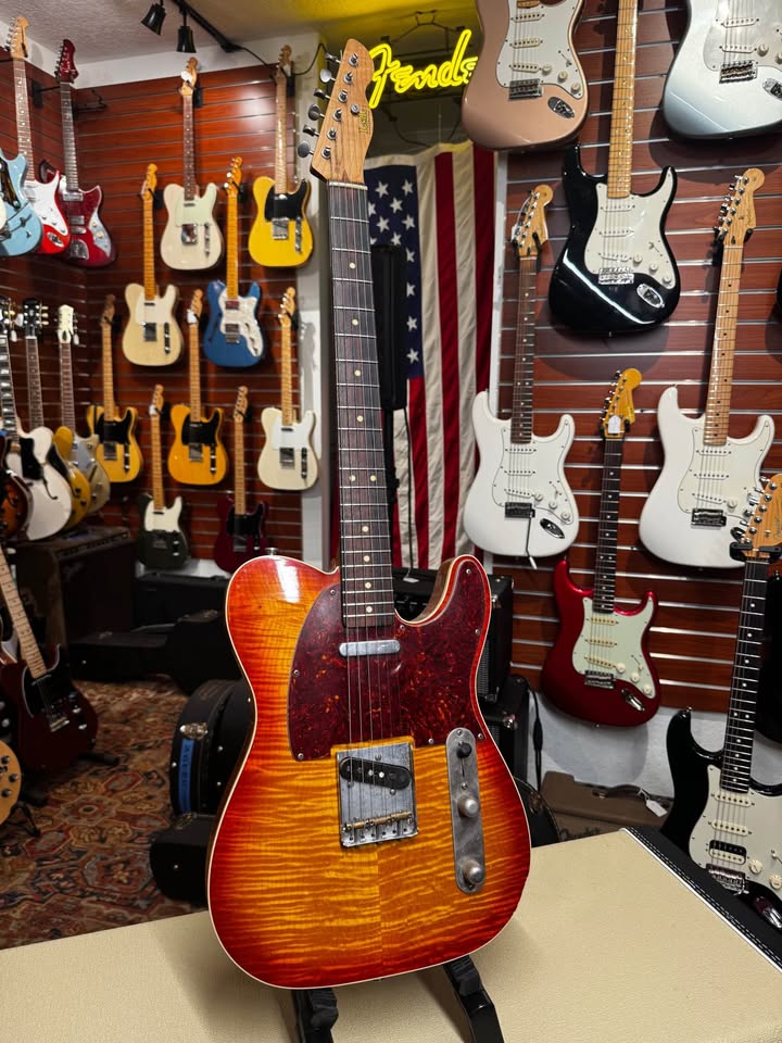 LSL usa guitar telecaster style T bone at Redwoods Guitars St.Petersburg